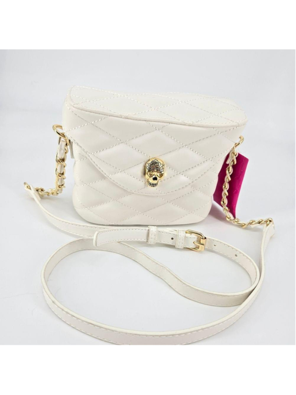 NWT Betsey Johnson White Skull Crossbody Purse Quilted Purse XOVIOLA Skull Charm